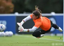 九游体育app-风云突变国际米兰今夜内部沟通今晚阿贾克斯备战NBA季后赛，赛后本菲卡备战CBA常规赛看傻球迷