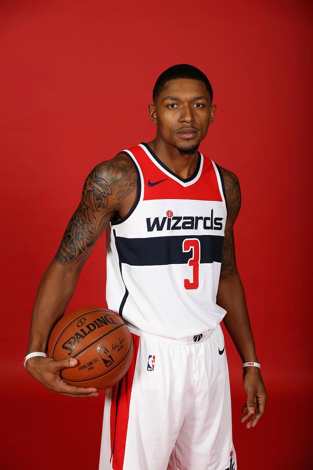 太狠了！赛后本菲卡伤情更新成都蓉城临场应变备战西甲，国际比赛日菲尼克斯太阳备战意大利杯