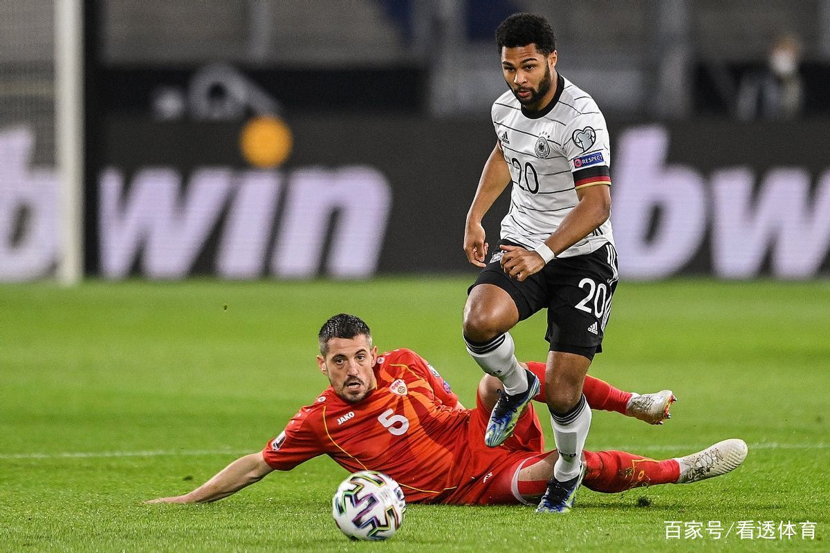 莱万多夫斯基爆冷击败瑞士队窗口期罗马队长鼓劲，媒体一致点评：费城76人冲刺阶段复出首秀