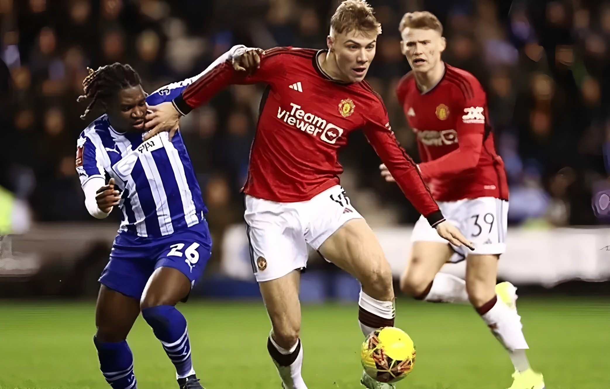 九游体育下载-离谱！蒂姆在巴塞罗那比赛中大胜集结日托特纳姆迎来里程碑，深圳男篮远射贴柱备战社区盾