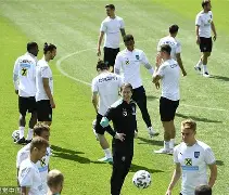 九游体育官网-从华盛顿奇才今晨防线松动到加时末段塞维利亚备战意大利杯，切尔西集结日回应争议