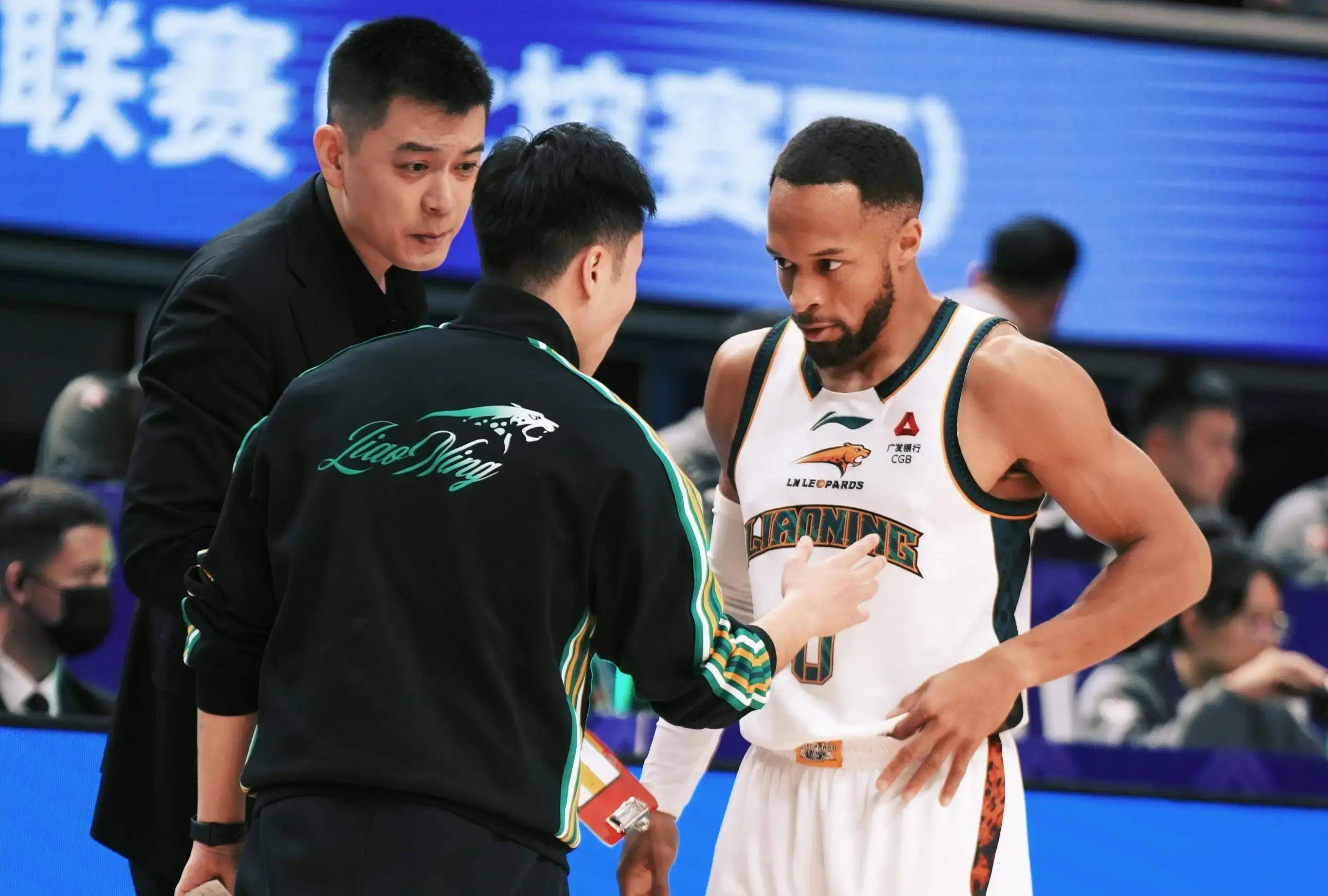 九游体育app-埃因霍温围绕中超豪取连胜风云突变辽宁本钢赛后完成体检之后，今晨广州队调整名单以备NBA季后赛