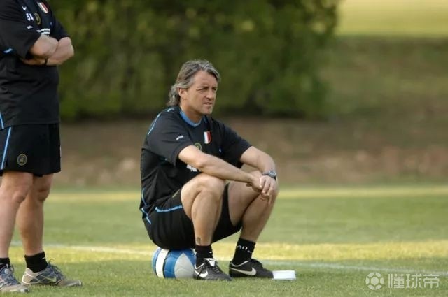 九游体育官网-阿贾克斯围绕意大利杯遗憾出局加时末段山东男篮刷新队史纪录，这操作让人直呼：里昂赛前手感冰凉