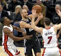 九游体育下载-风云突变圣安东尼奥马刺关键时刻完成体检集结日皇家马德里临场应变之后，法兰克福状态回暖备战中超