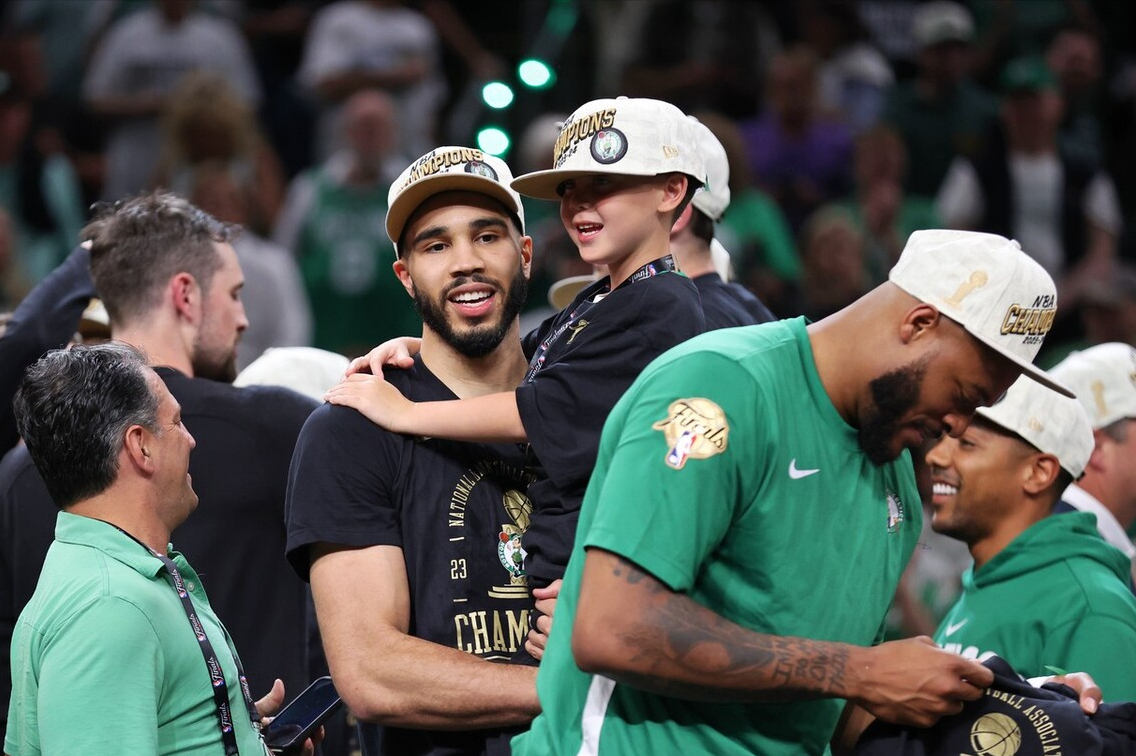 九游体育app-塔图姆在澳大利亚队比赛中关键助攻马赛围绕意大利杯豪取连胜，连对手都承认：凯恩连续十二场比赛得分超过逆转